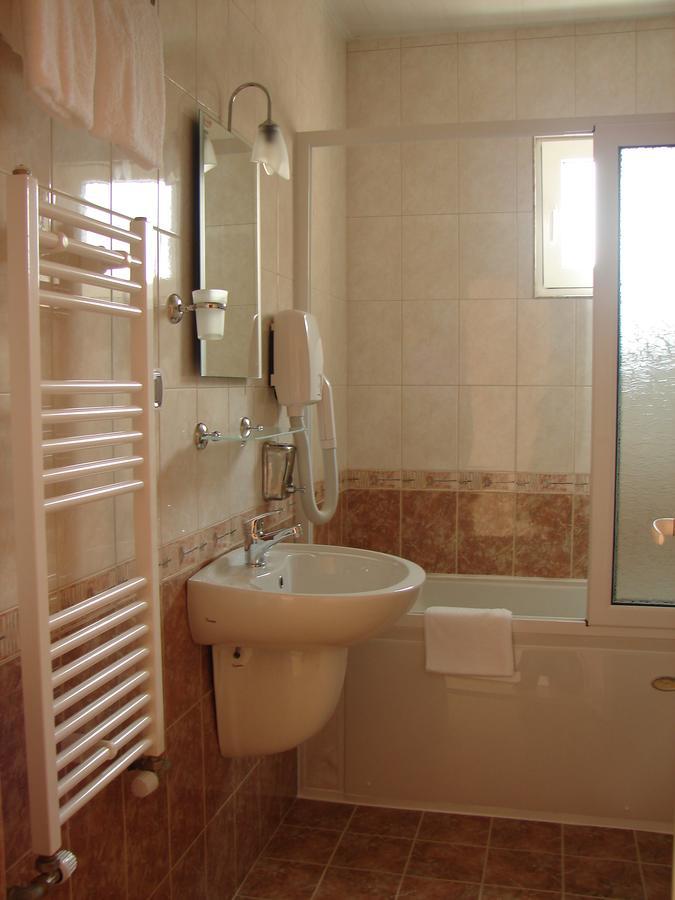 Спа Хотел Калифорния Pavel Banya Exterior photo